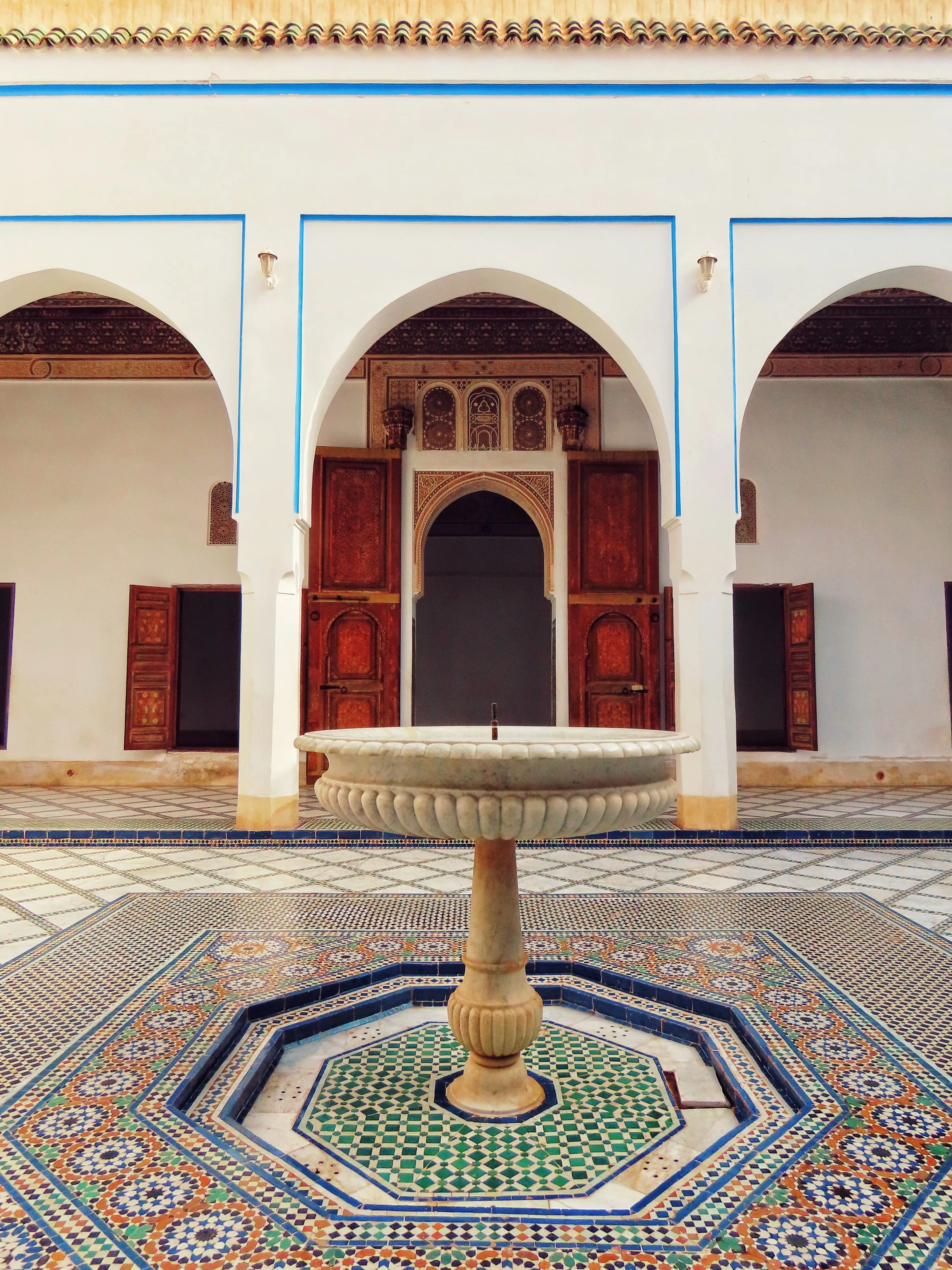 Arches & zelliges — Palais Bahia